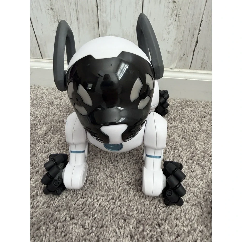 WowWee Chip Robot Toy Dog Complete Set With Accessories Your New Best Friend